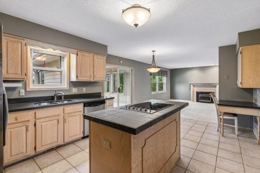 13820 Sunset Lake Drive, Burnsville, MN 55337
