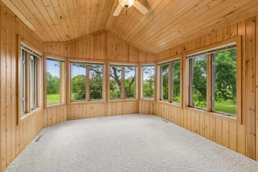 13820 Sunset Lake Drive, Burnsville, MN 55337
