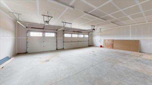 13-209-Woodcrest-Drive-Garage(1).jpg