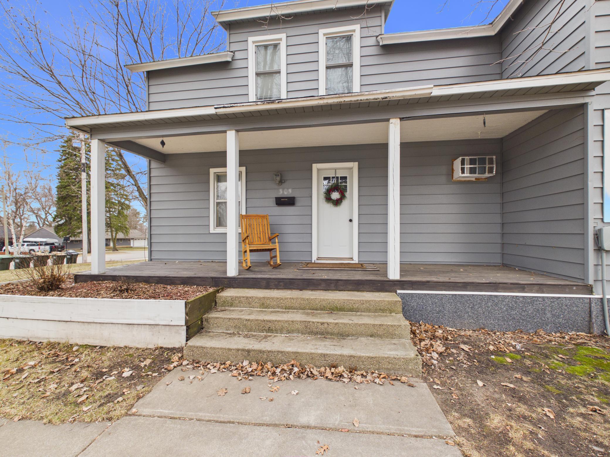 Front porch - sitting area
