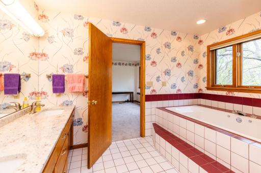 1301 64th Avenue N, Fargo, ND 58102