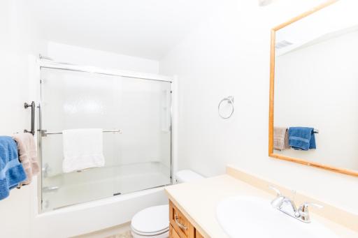 1301 64th Avenue N, Fargo, ND 58102
