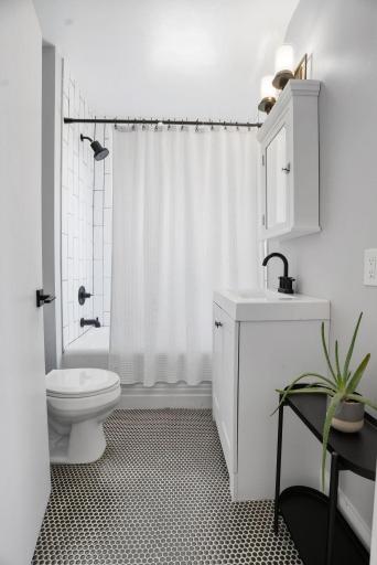 1355 Charles Avenue, Saint Paul, MN 55104