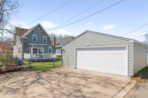 1355 Charles Avenue, Saint Paul, MN 55104