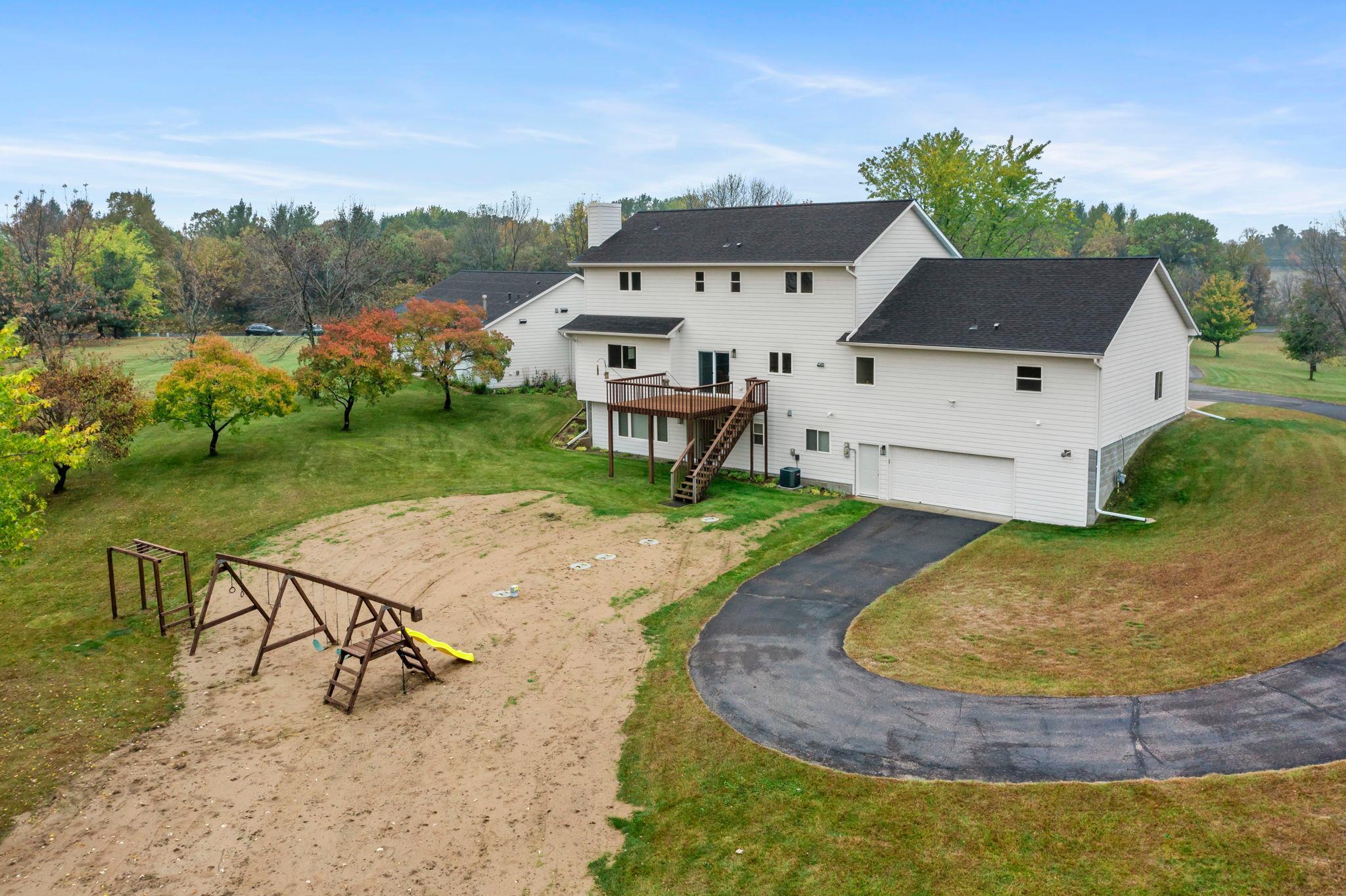 40-web-or-mls-18720 114th St SE-103.jpg