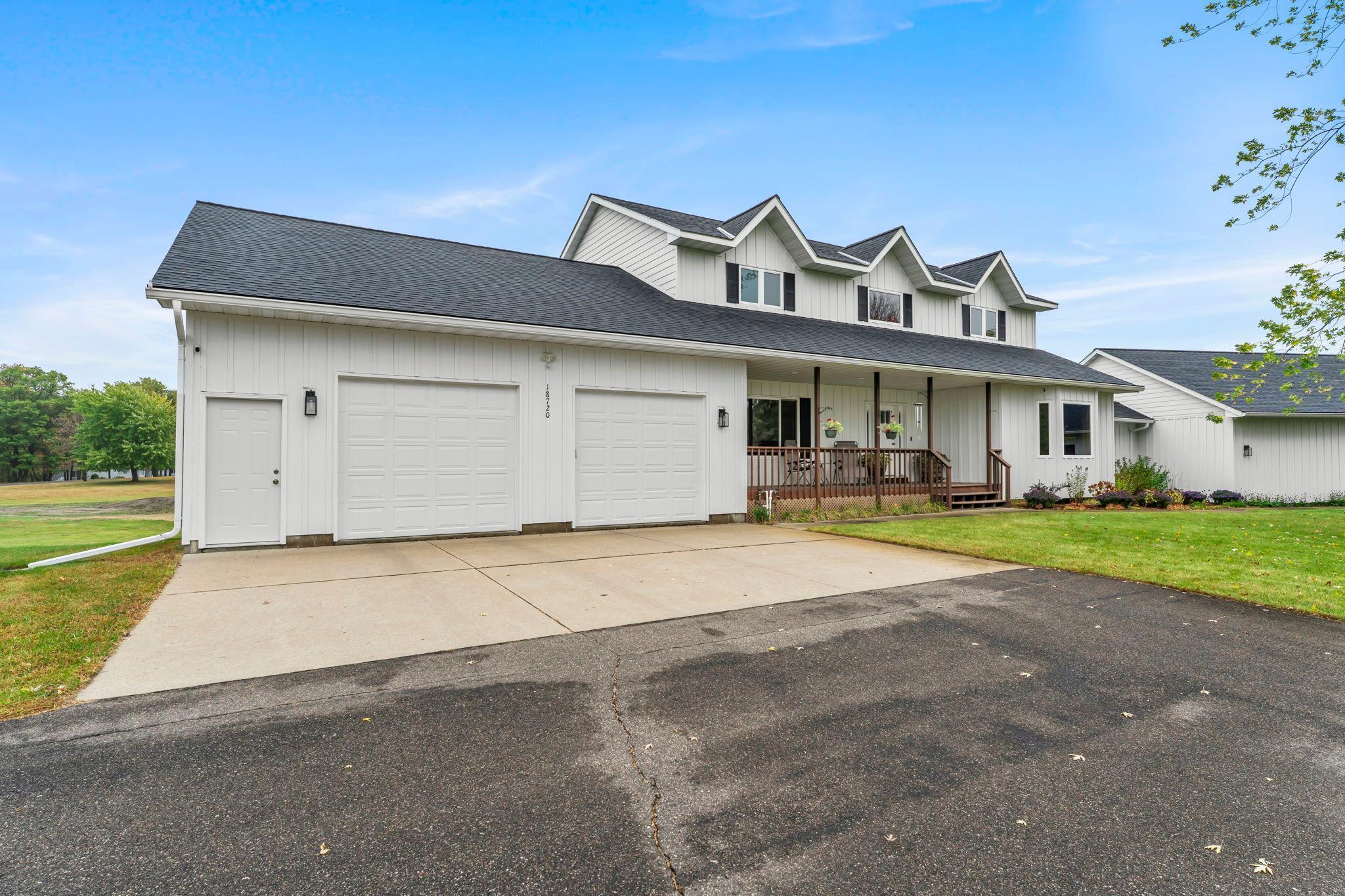 12-web-or-mls-18720 114th St SE-34.jpg