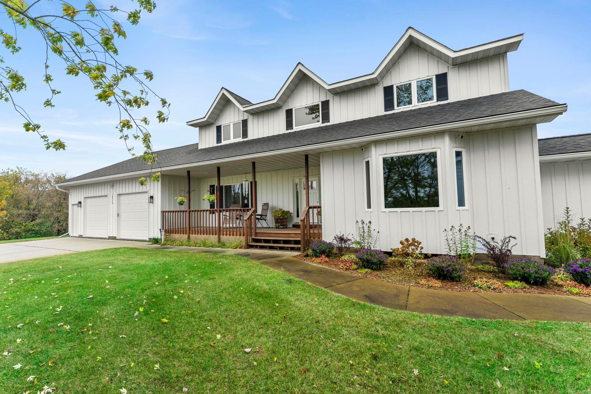 11-web-or-mls-18720 114th St SE-31.jpg