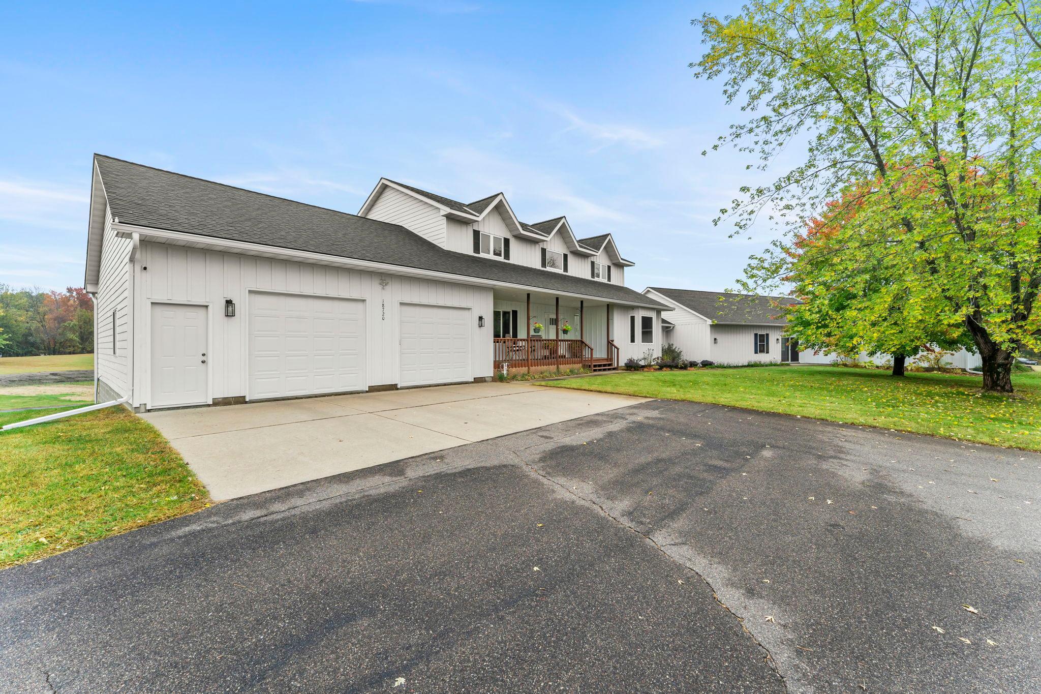 10-web-or-mls-18720 114th St SE-16.jpg