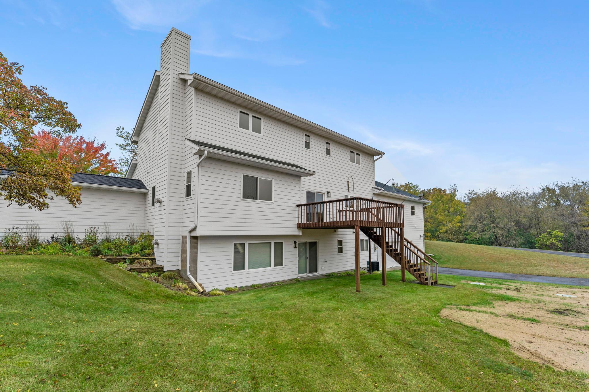 30-web-or-mls-18720 114th St SE-49.jpg