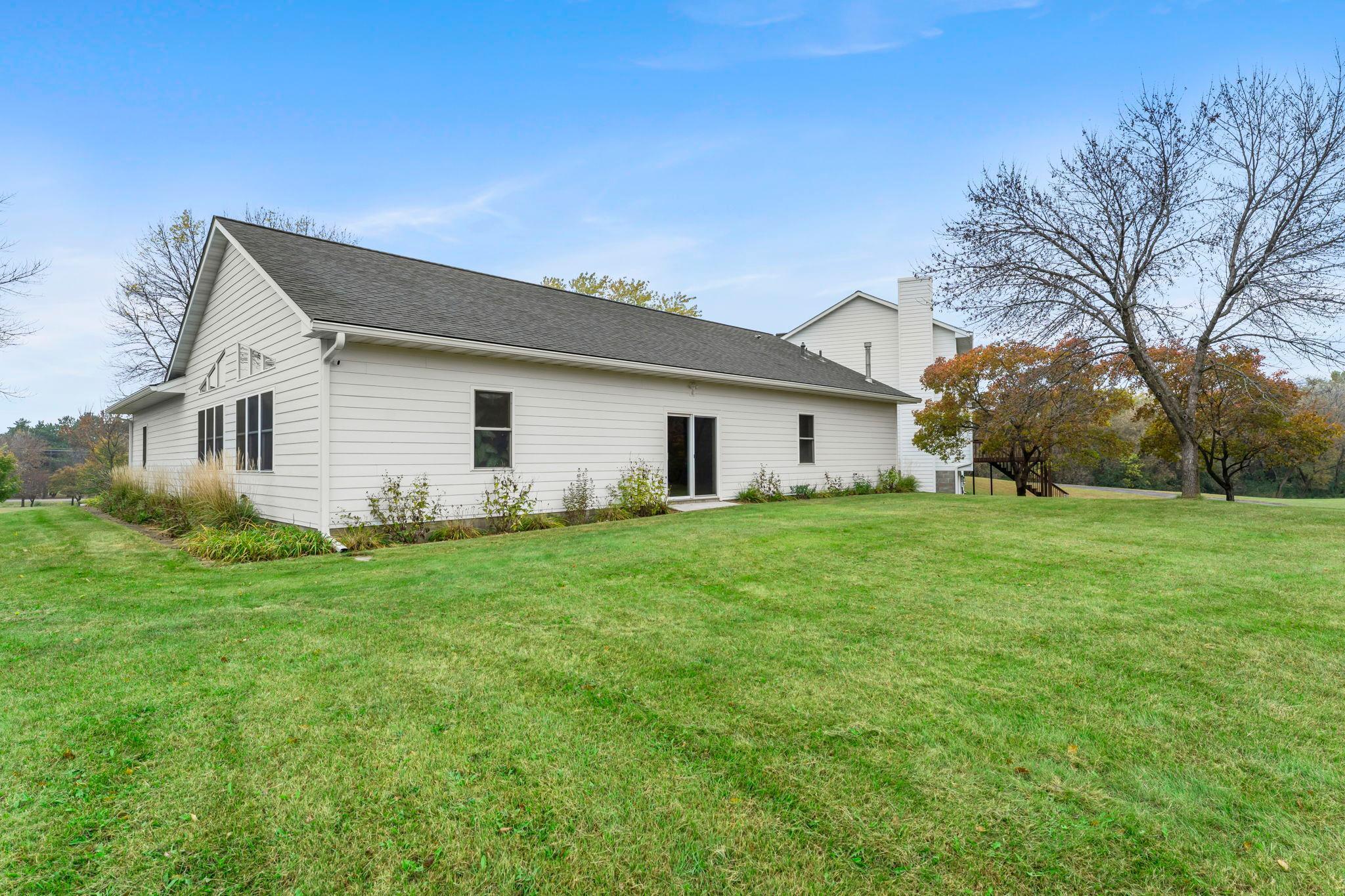 33-web-or-mls-18720 114th St SE-70.jpg