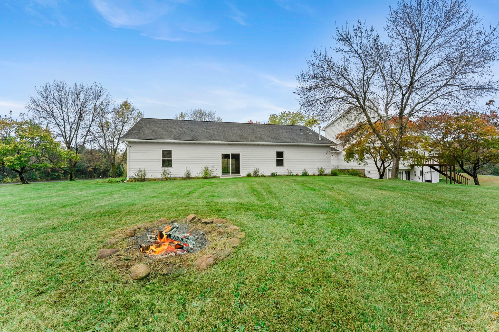 32-web-or-mls-18720 114th St SE-68.jpg