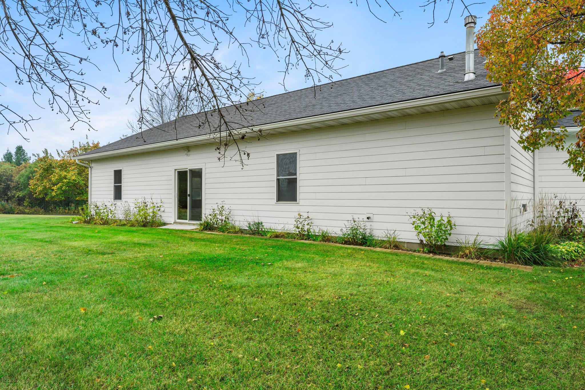 31-web-or-mls-18720 114th St SE-64.jpg