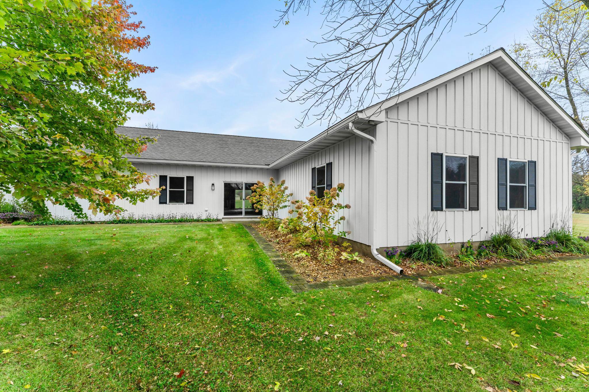 24-web-or-mls-18720 114th St SE-25.jpg