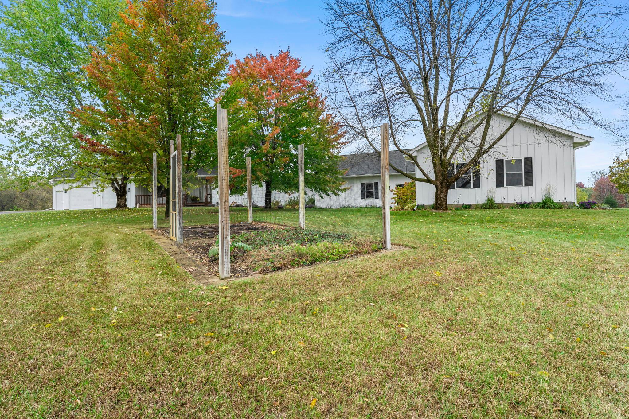 37-web-or-mls-18720 114th St SE-82.jpg