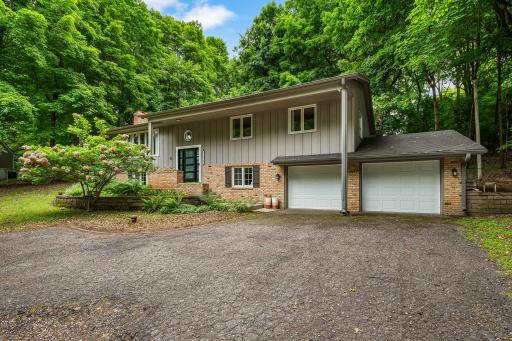 27755 Island View Rd, Excelsior, MN 55331