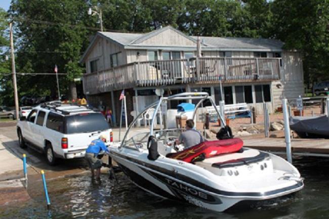 Howards Pt marina just blocks away