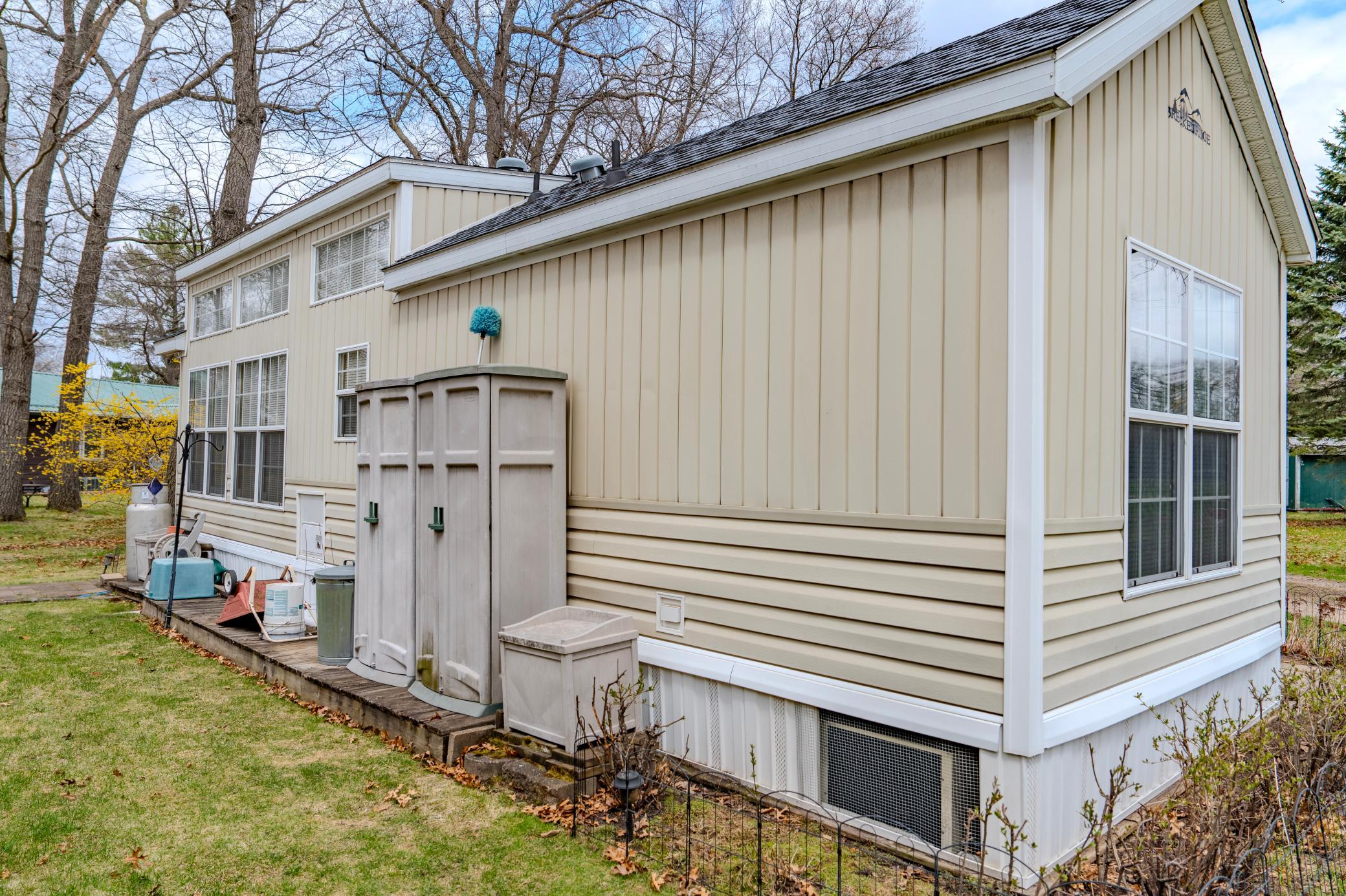 rear view of cabin showing extra storage.jpg