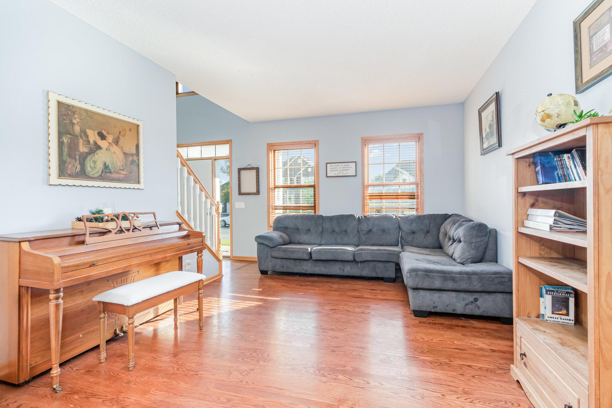 Living room / music room