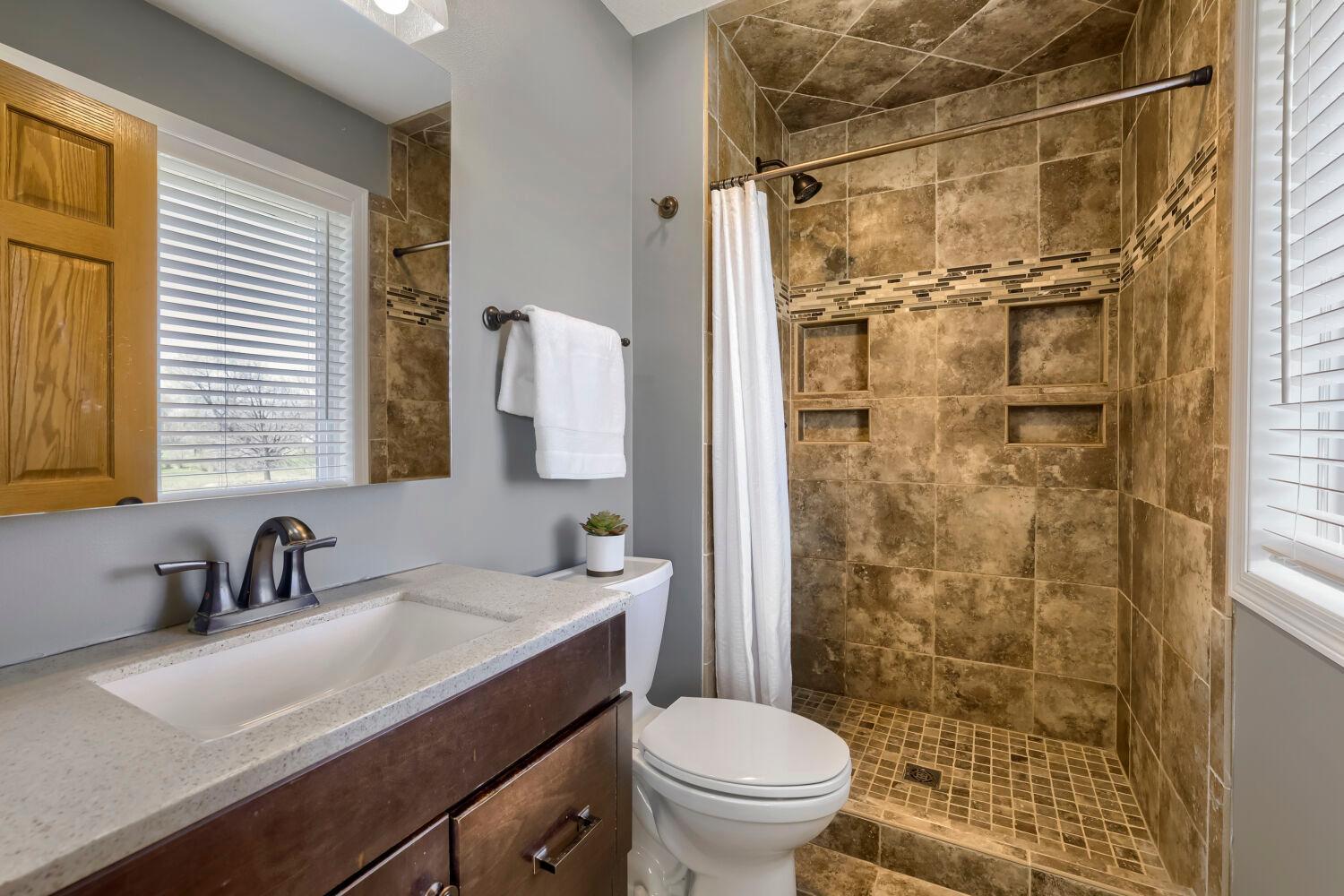 21216 pierce Street NE - Web Quality - 027 - 20 Bathroom.jpg