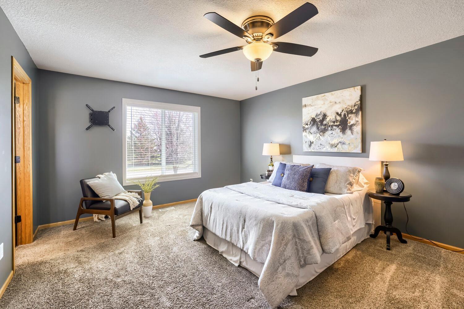 21216 pierce Street NE - Web Quality - 026 - 19 Bathroom.jpg