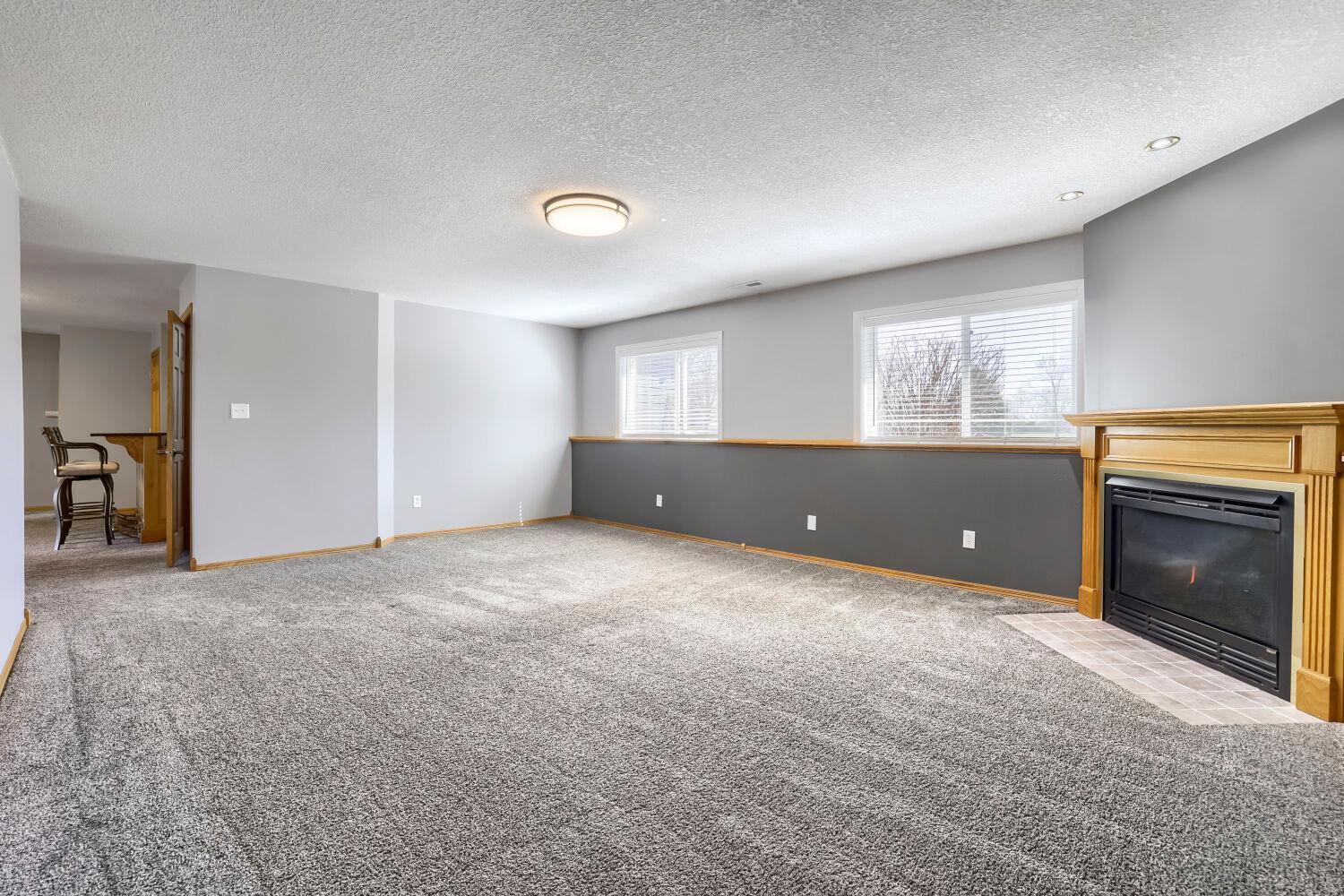 21216 pierce Street NE - Web Quality - 011 - 05 Living Room.jpg