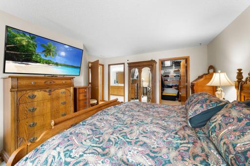 10850 Woodland Drive, Chisago City, MN 55013