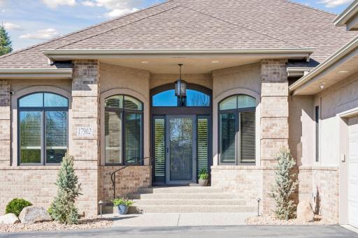 17902 Bearpath Trail, Eden Prairie, MN 55347