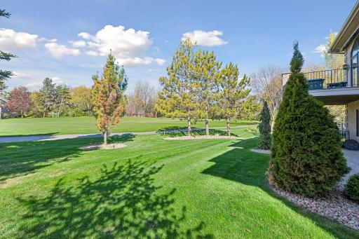17902 Bearpath Trail, Eden Prairie, MN 55347