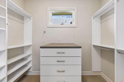 17902 Bearpath Trail, Eden Prairie, MN 55347