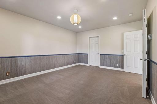 17902 Bearpath Trail, Eden Prairie, MN 55347