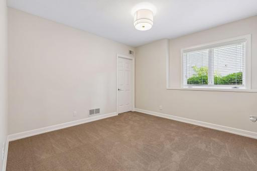 17902 Bearpath Trail, Eden Prairie, MN 55347