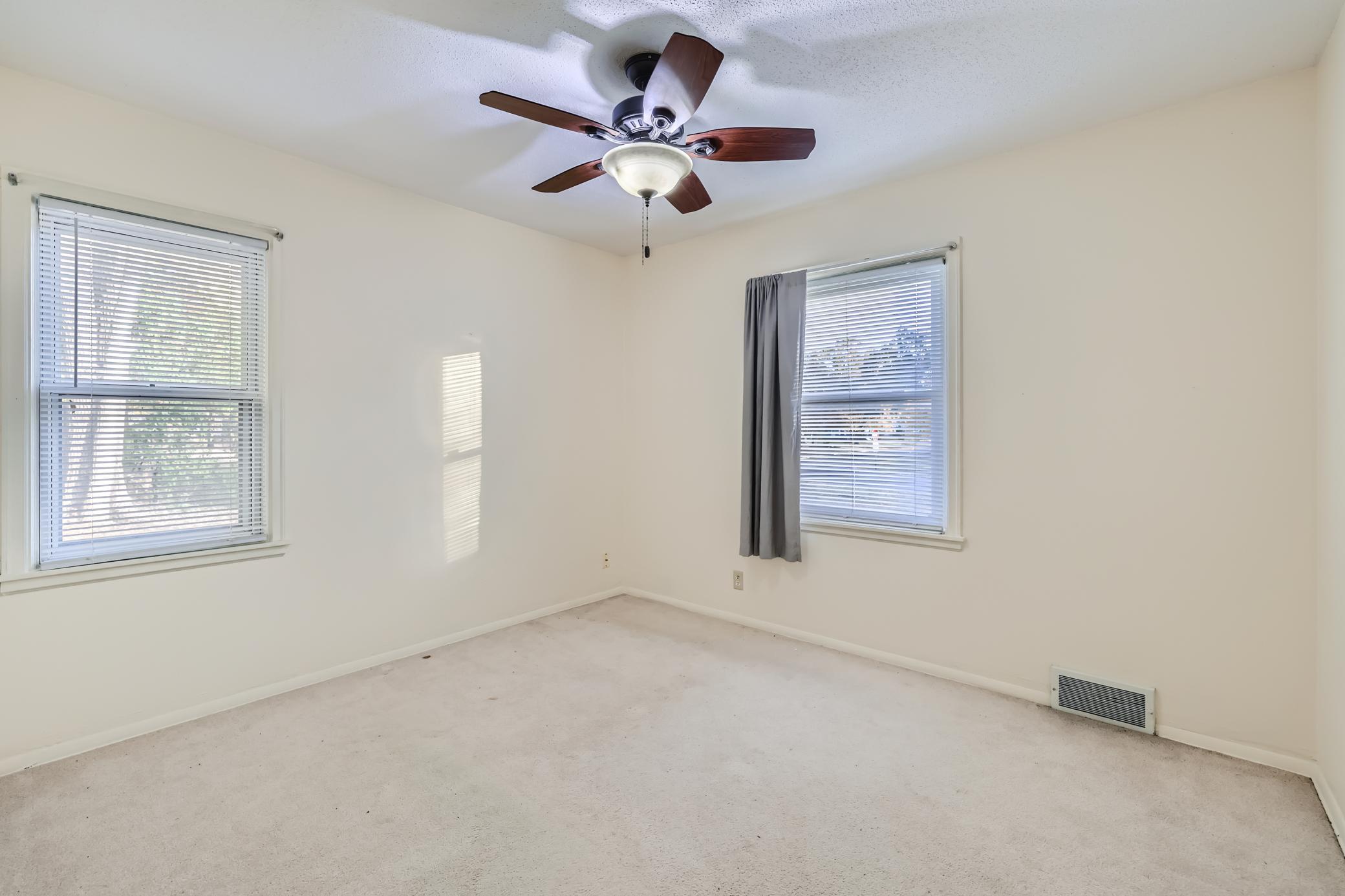 15 Main Floor 3rd Bedroom.jpg