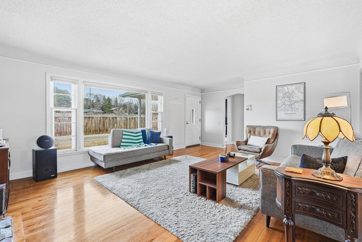 Living Room 2 (1).jpg