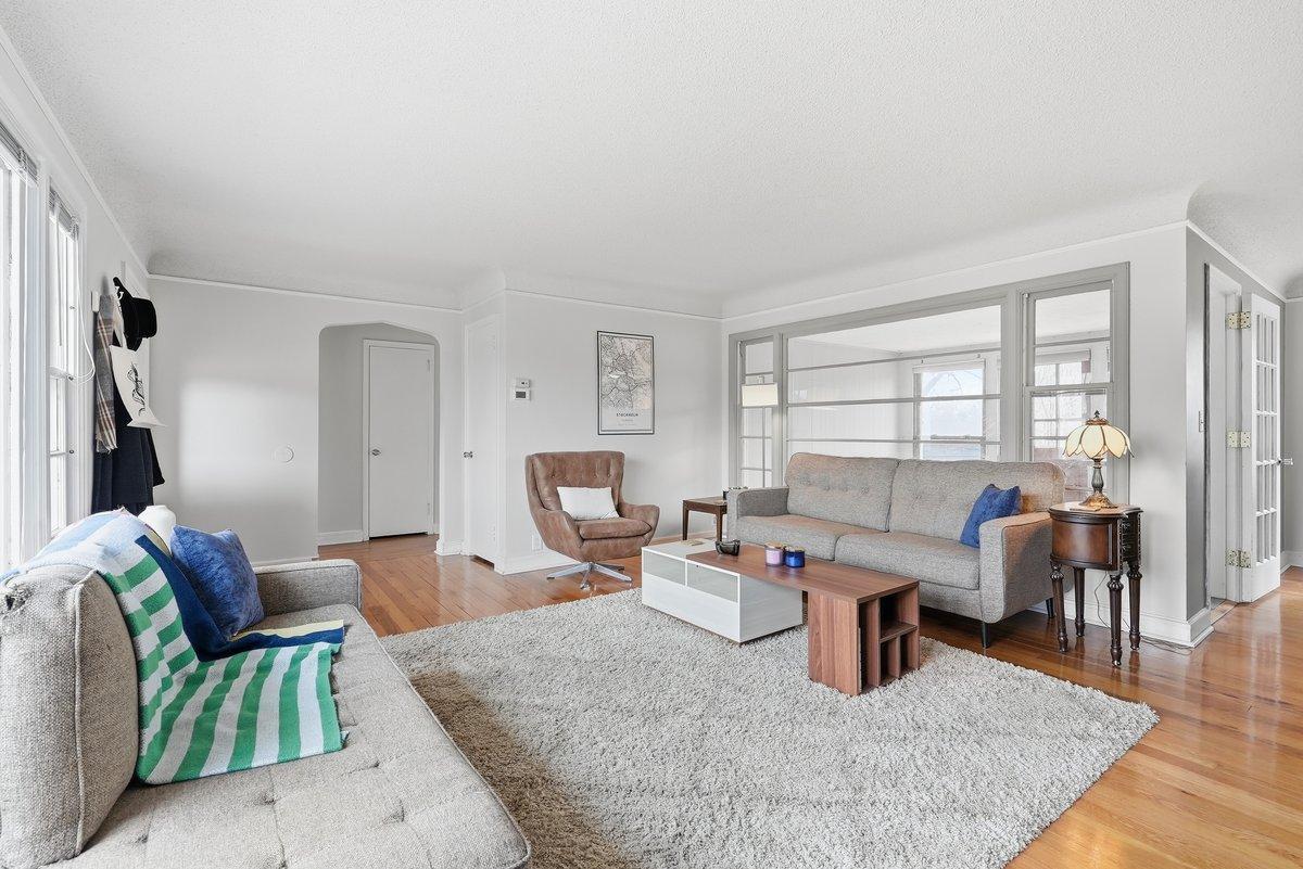 Living Room 3 (1).jpg