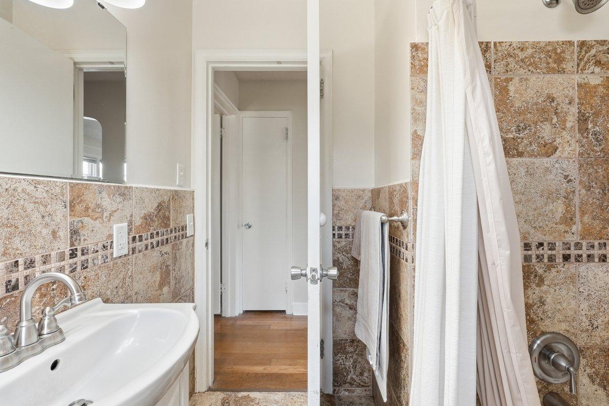 Primary Bathroom 2 (1).jpg