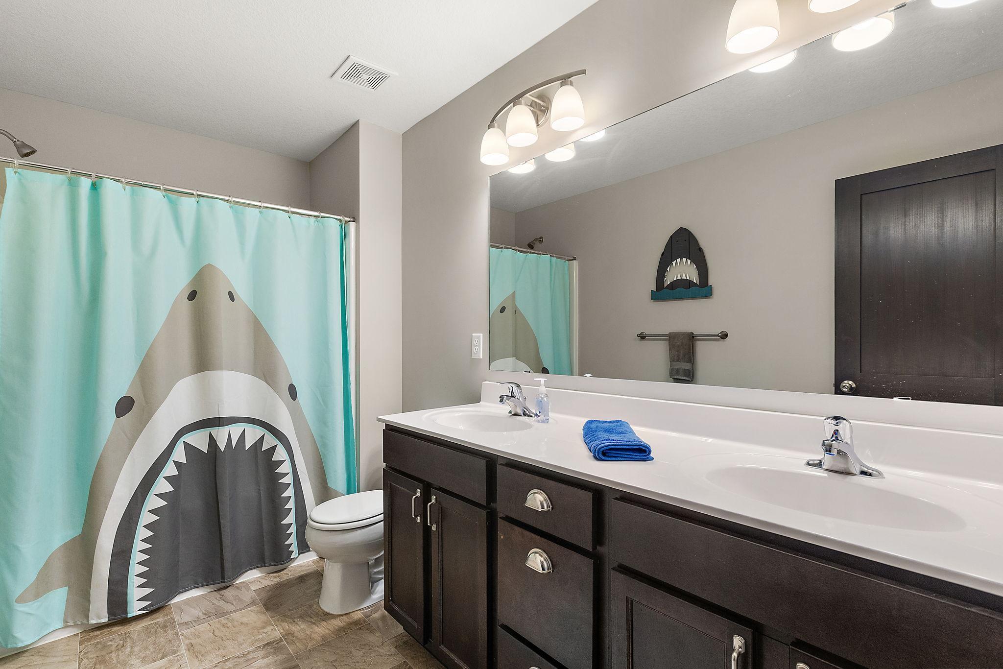 Upper Level-Full Bathroom