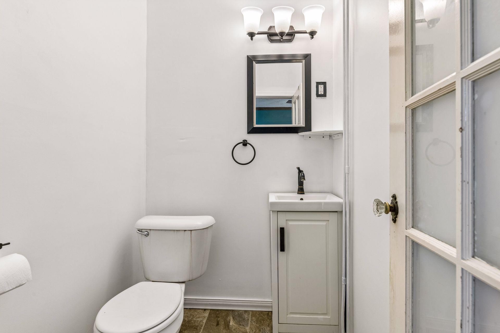 Bathroom in the main floor bedroom