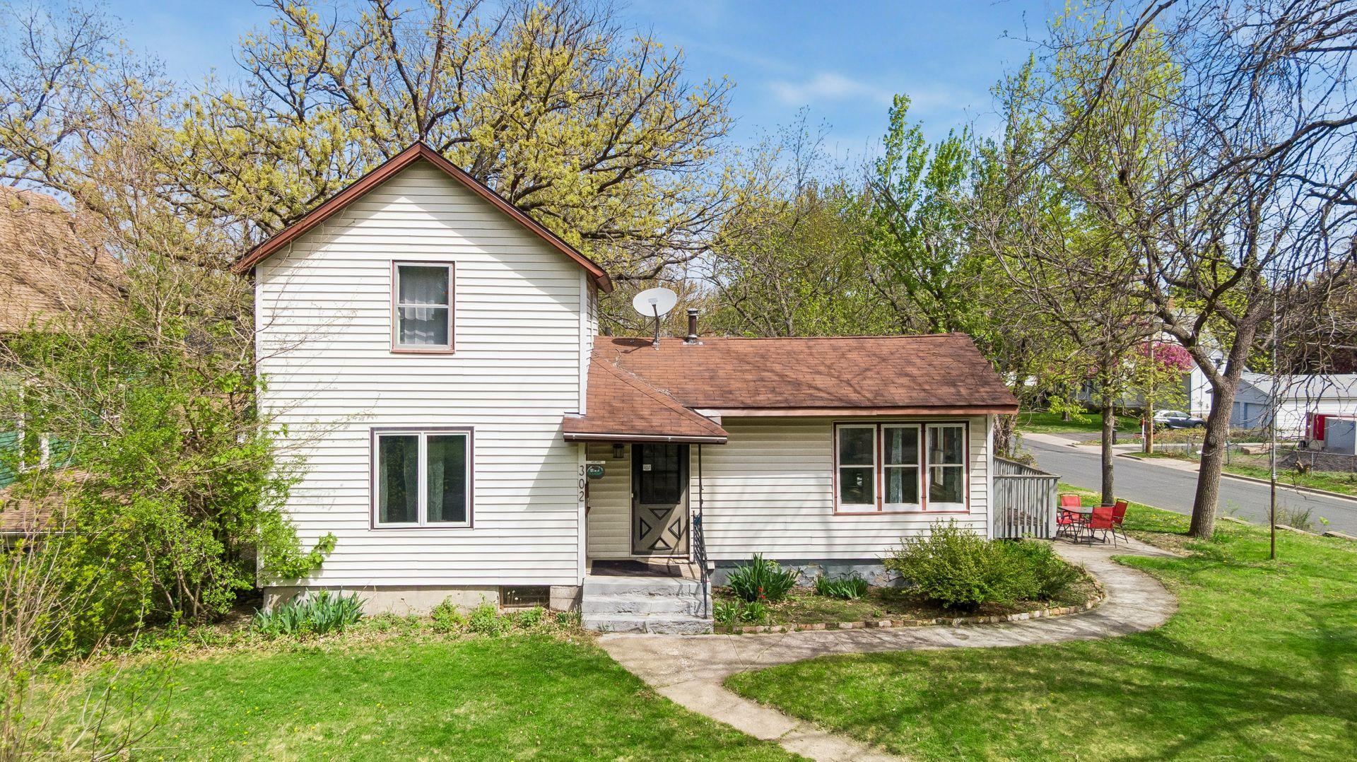 Welcome to 302 9th Street West in Hastings