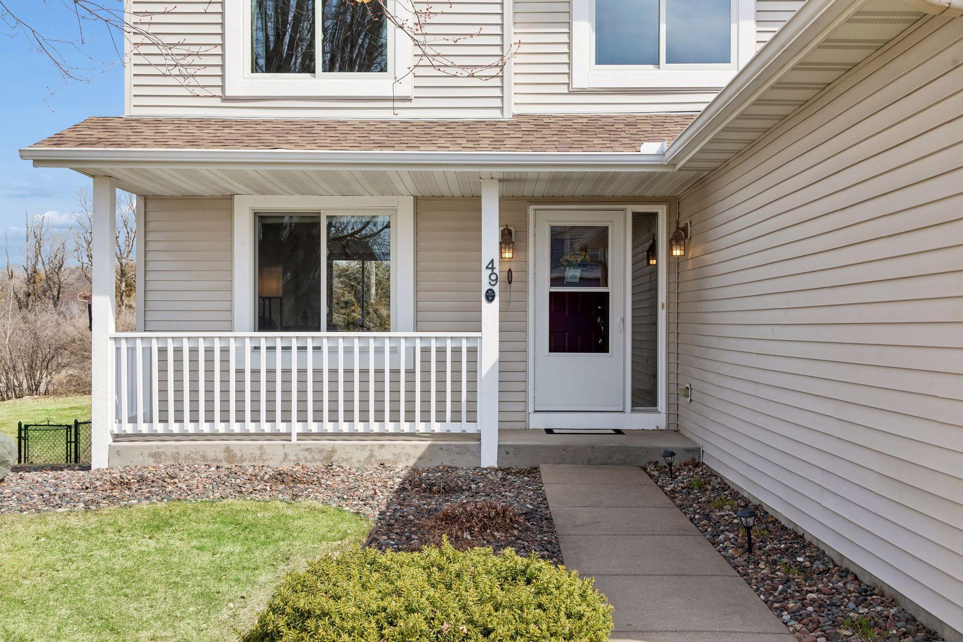 49 Windsor Wood Path - Nice covered front porch area