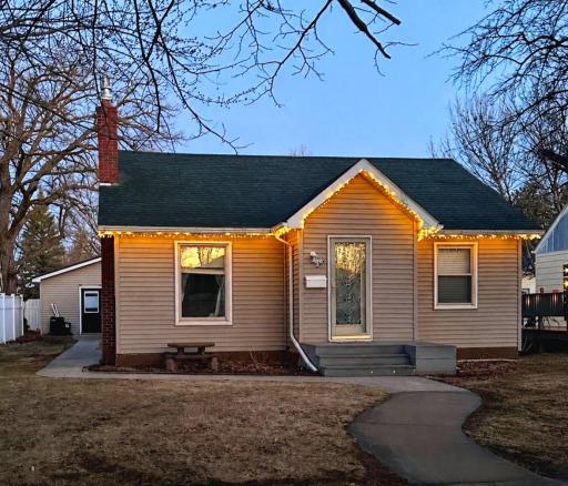 319 Crocker Avenue N, Thief River Falls, MN 56701