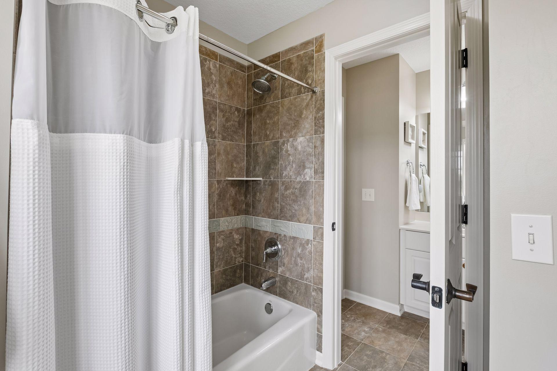 Separate tub/toilet room in Jack & Jill bath