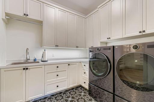 294 Cove Road - MLS Sized - 027 - 30 Mudroom.jpg