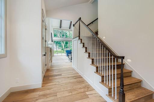 294 Cove Road - MLS Sized - 020 - 20 Stairway.jpg