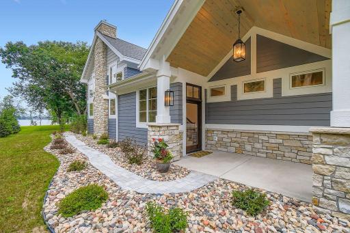 294 Cove Road - MLS Sized - 009 - 02 Exterior Front Entry.jpg