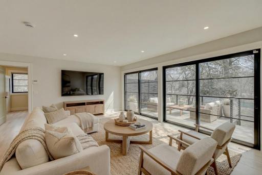 71 Otis Lane, Saint Paul, MN 55104