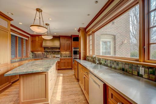 71 Otis Lane, Saint Paul, MN 55104