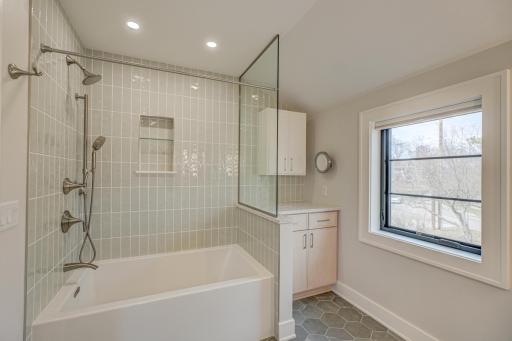 71 Otis Lane, Saint Paul, MN 55104