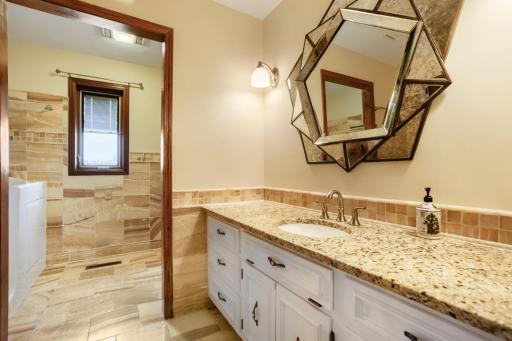 5696 170th St N - Web Quality - 025 - 19 Primary Bathroom.jpg