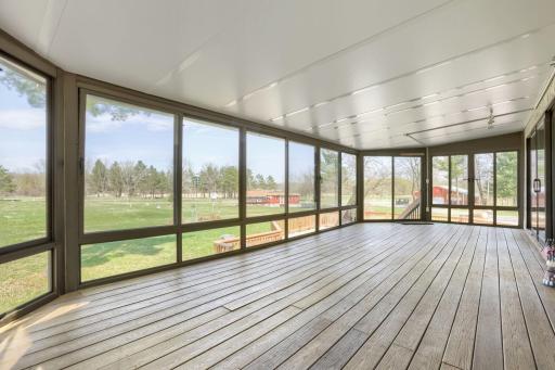 5696 170th St N - Web Quality - 021 - 15 Sunroom.jpg