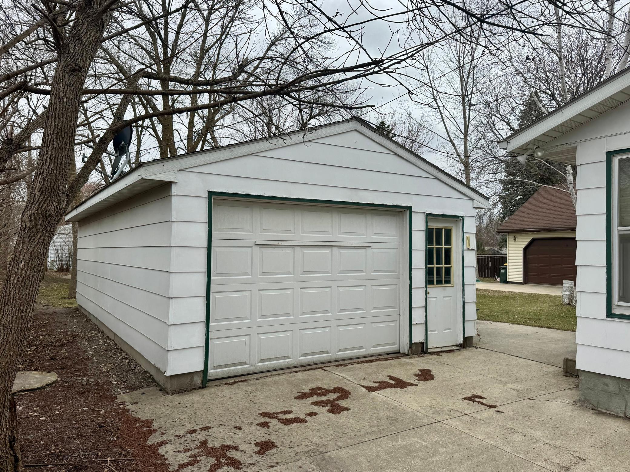 Detached 28x16 garage